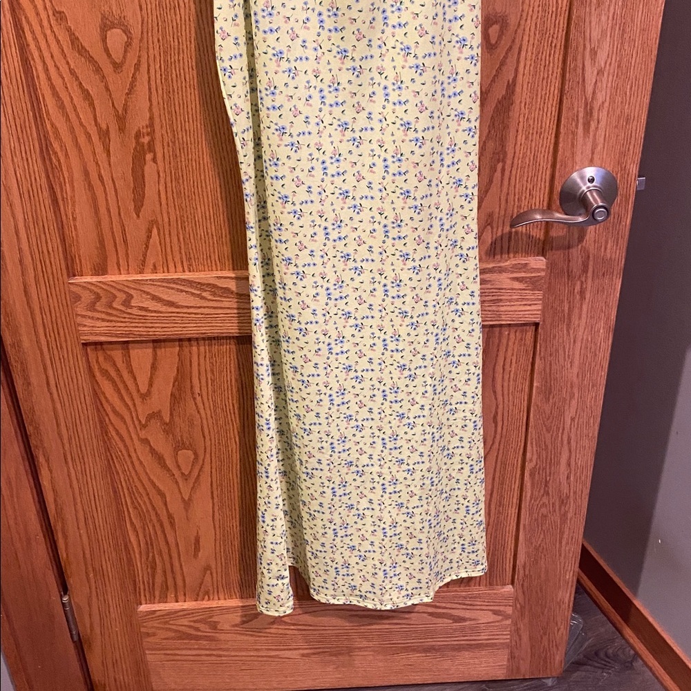 Floral Yellow Maxi Dress Size Large - Picture 3 of 8